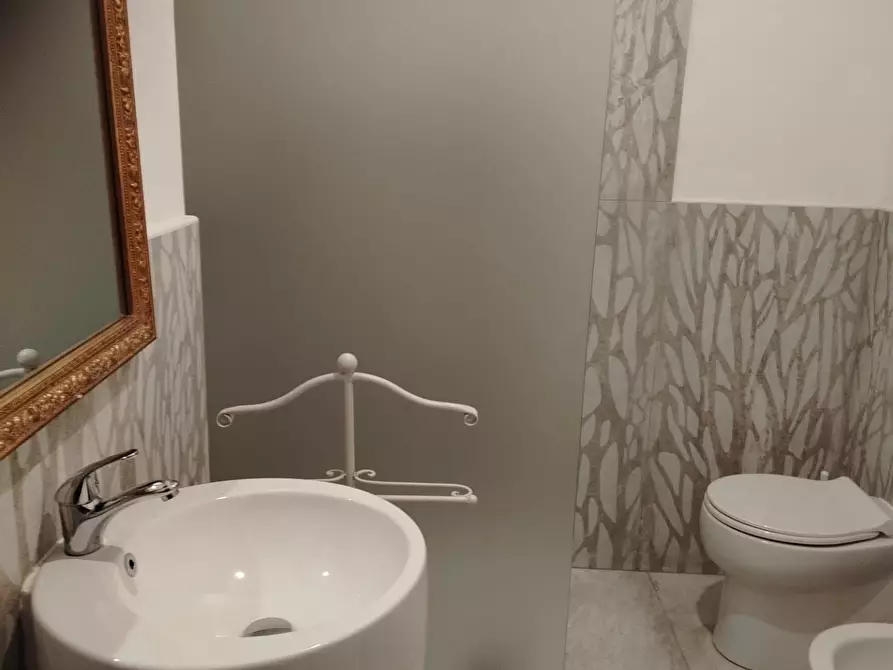 Immagine 4 di Appartamento in vendita  a Carrara