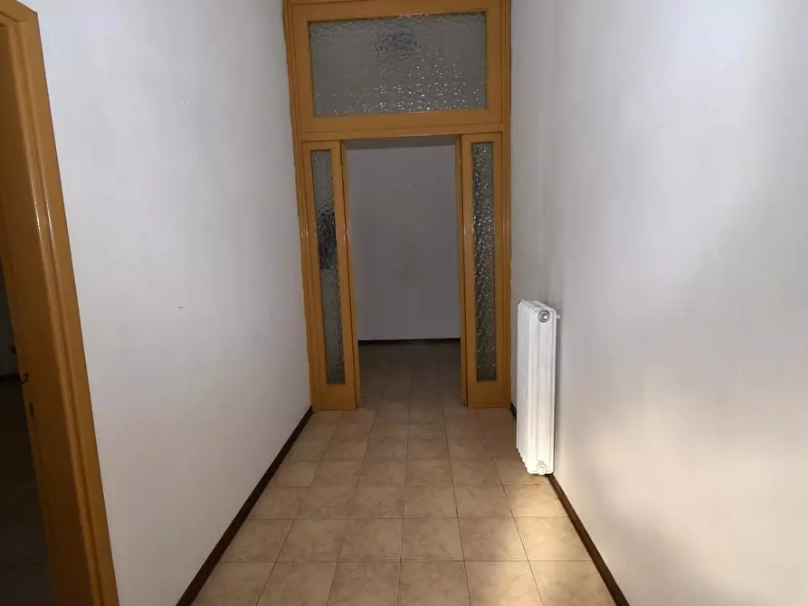 Immagine 15 di Villa in vendita  a Vecchiano