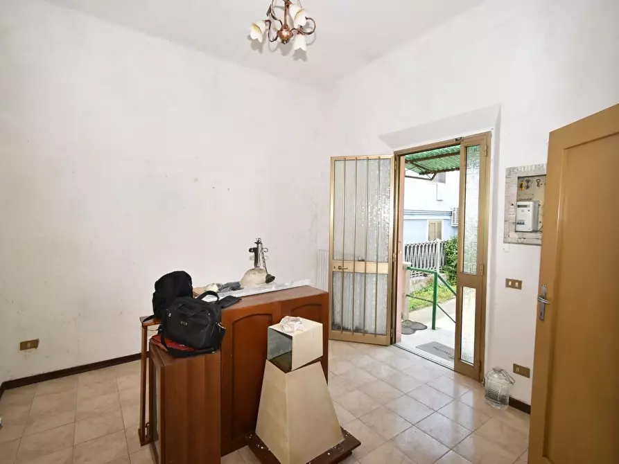 Immagine 2 di Villa in vendita  a Vecchiano