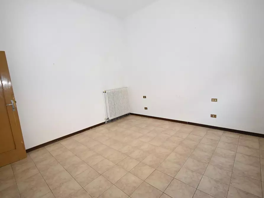 Immagine 17 di Villa in vendita  a Vecchiano