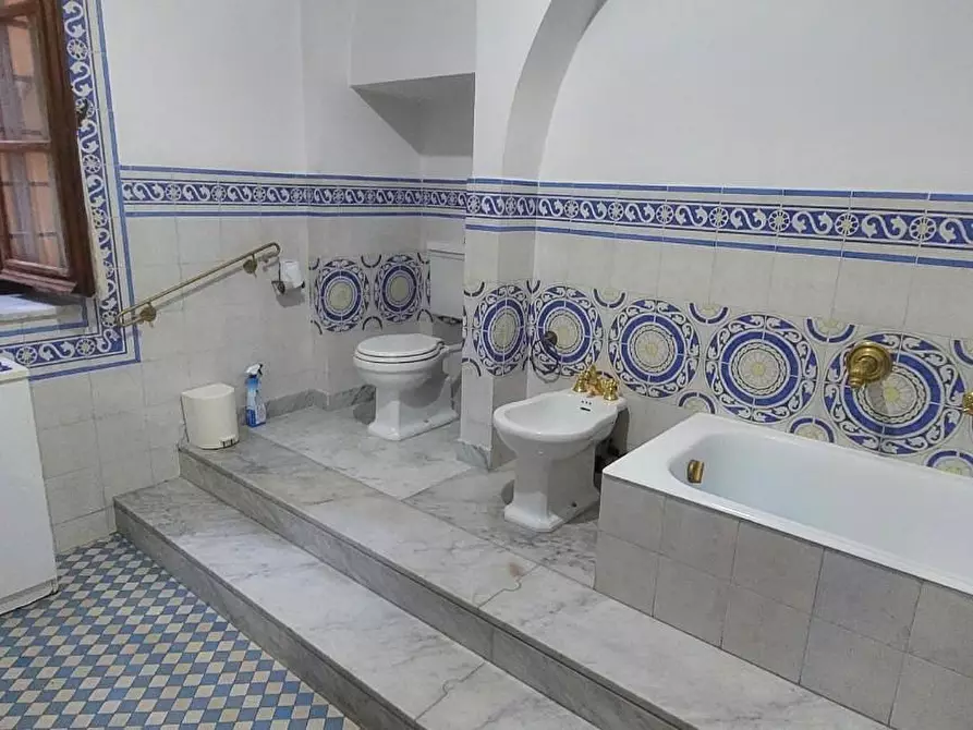 Immagine 17 di Appartamento in vendita  a Carrara