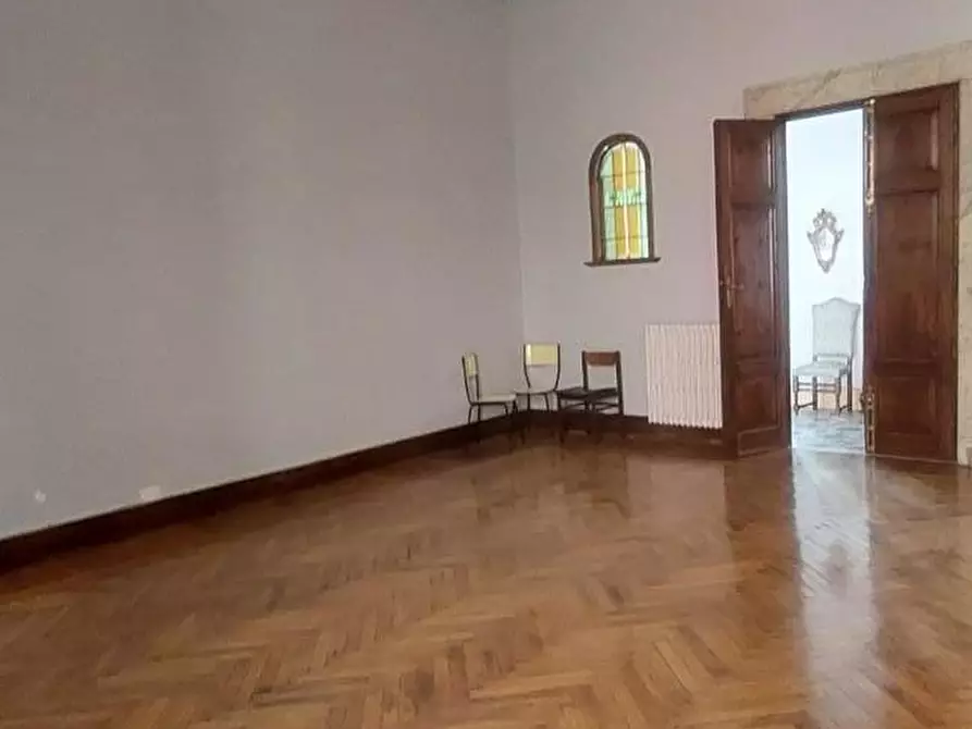 Immagine 10 di Appartamento in vendita  a Carrara