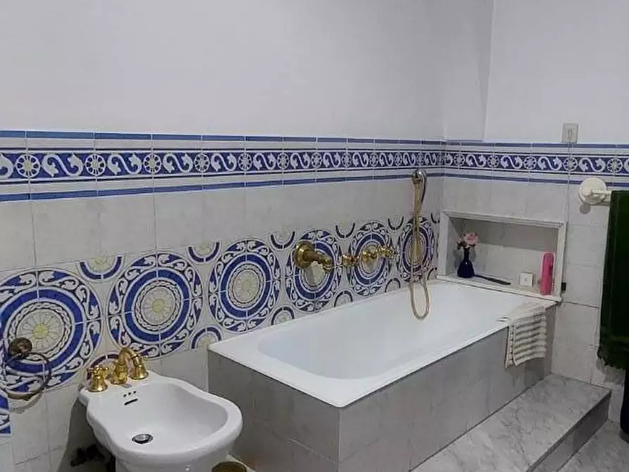 Immagine 19 di Appartamento in vendita  a Carrara