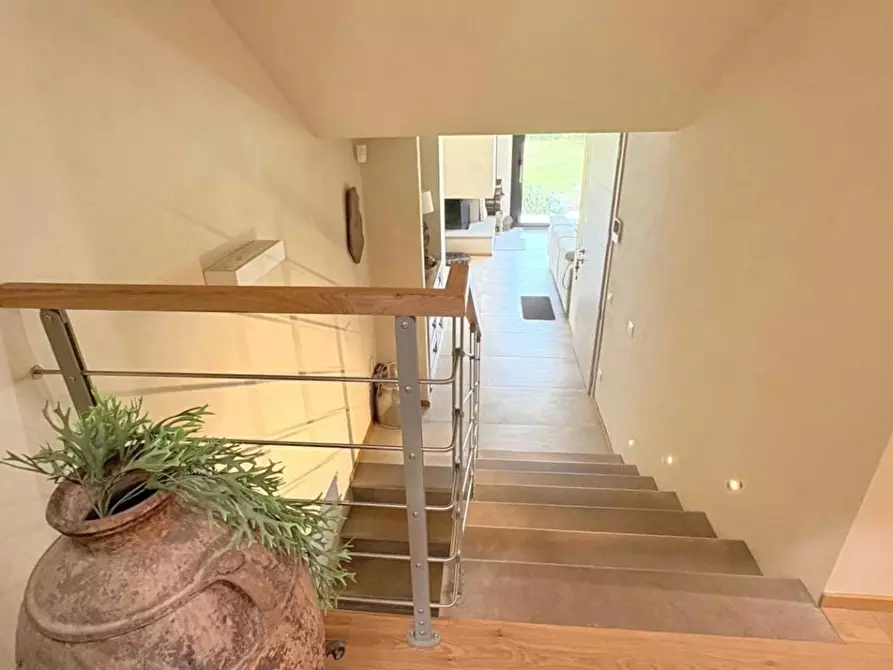 Immagine 21 di Villa in vendita  a Capannori