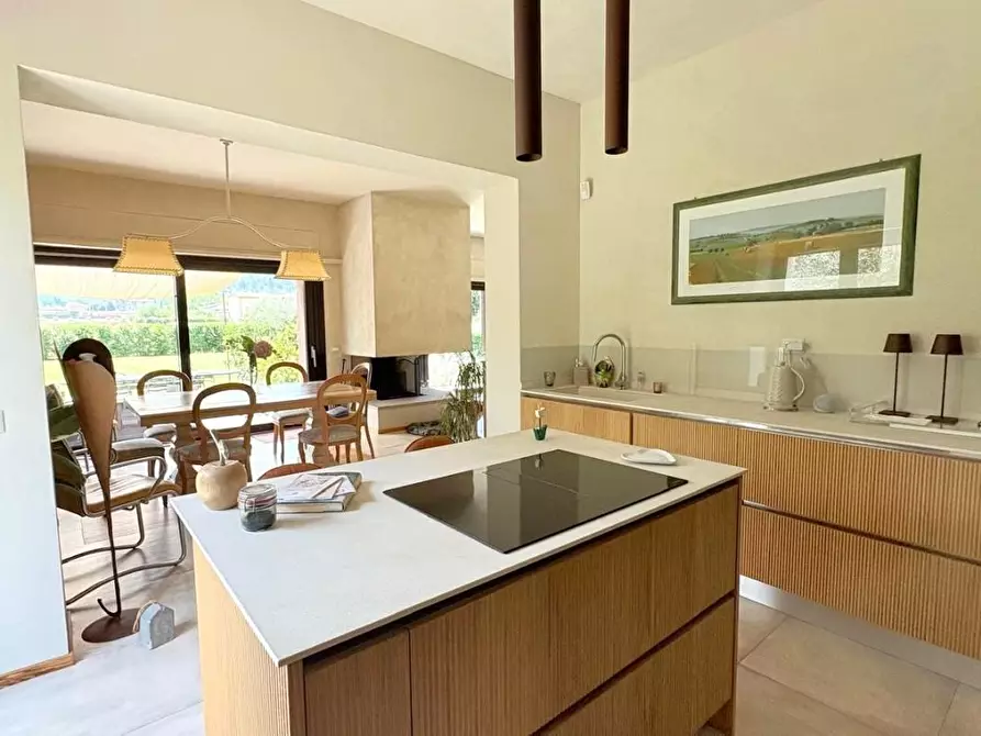 Immagine 19 di Villa in vendita  a Capannori