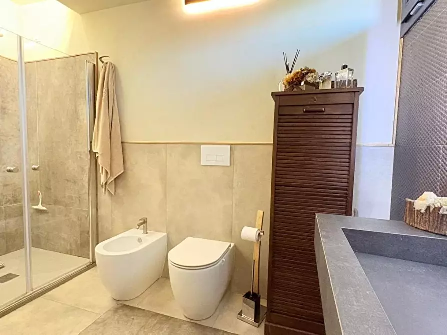 Immagine 22 di Villa in vendita  a Capannori