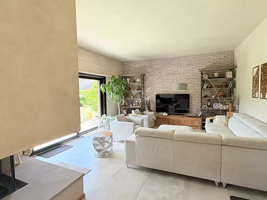 Immagine 9 di Villa in vendita  a Capannori