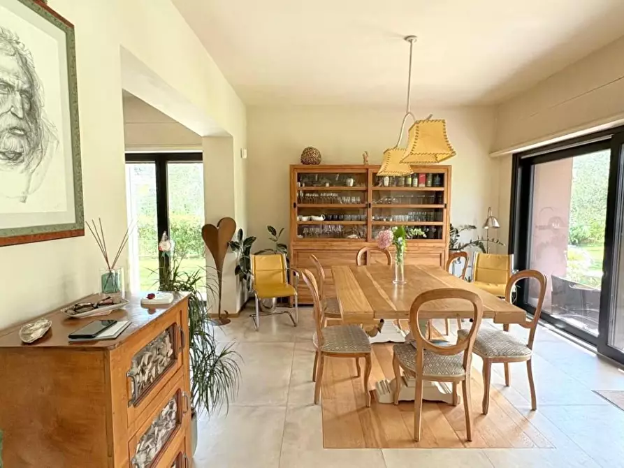 Immagine 10 di Villa in vendita  a Capannori