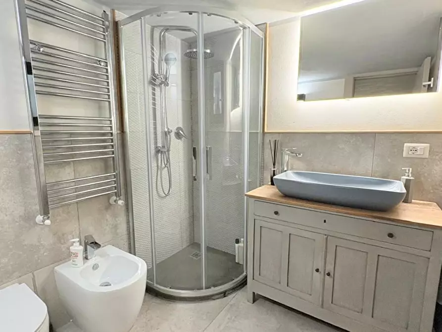 Immagine 20 di Villa in vendita  a Capannori