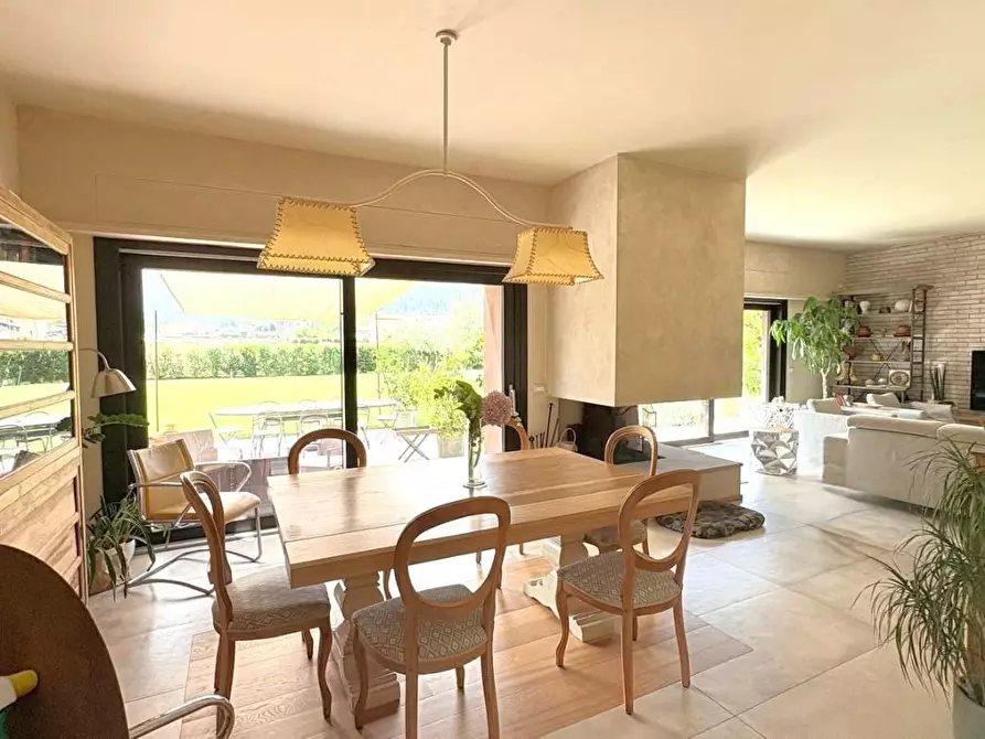 Immagine 15 di Villa in vendita  a Capannori
