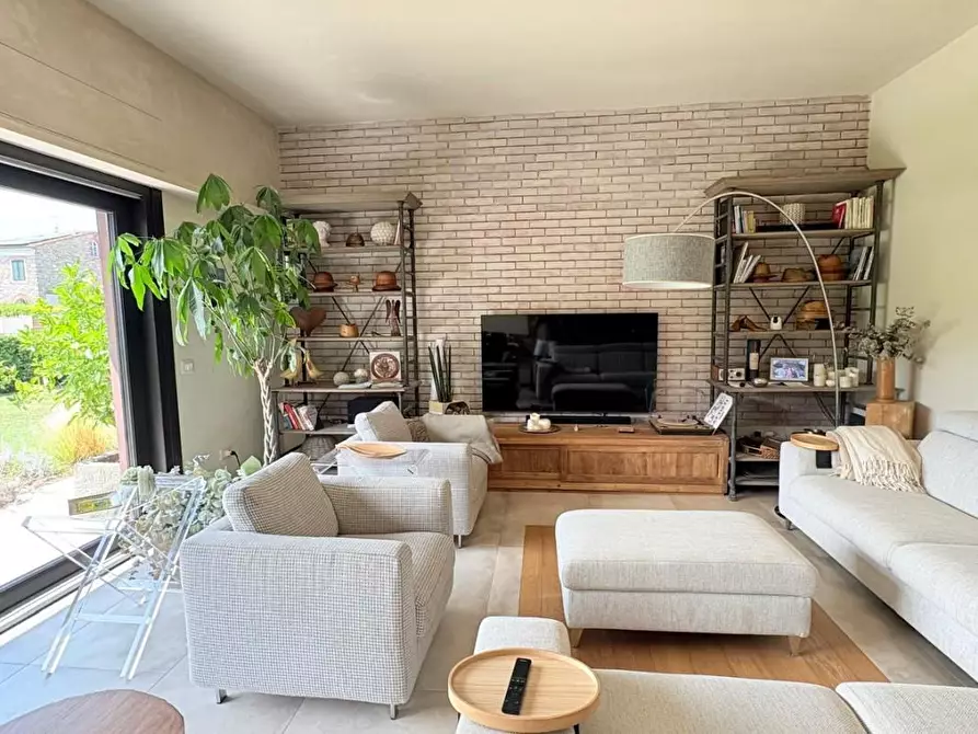 Immagine 3 di Villa in vendita  a Capannori