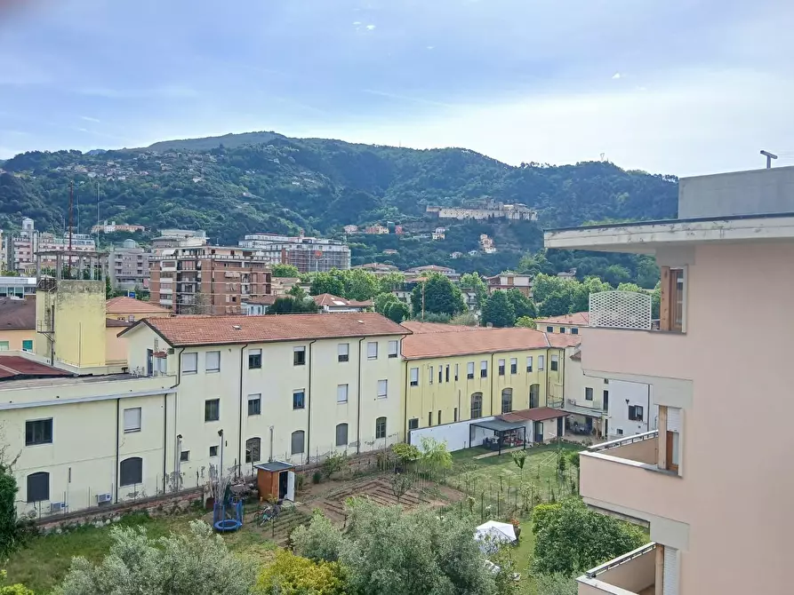 Immagine 12 di Appartamento in vendita  a Massa