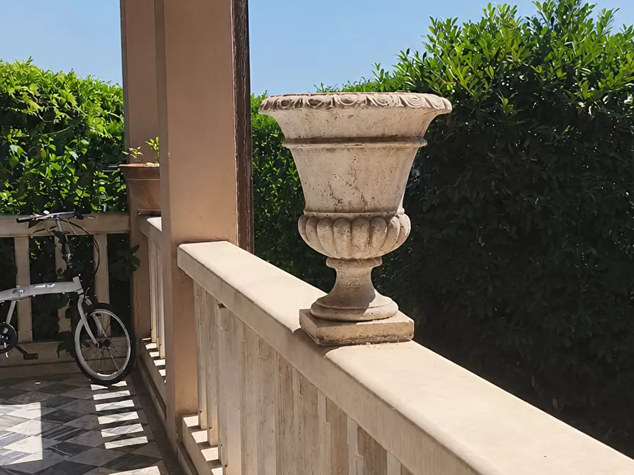 Immagine 2 di Casa semindipendente in vendita  a Carrara