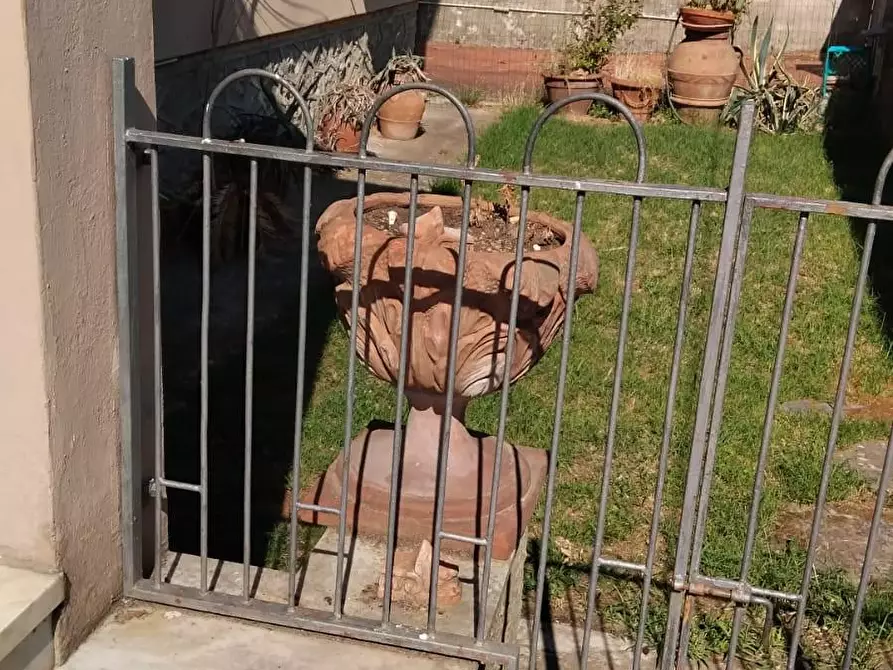 Immagine 3 di Casa semindipendente in vendita  a Carrara