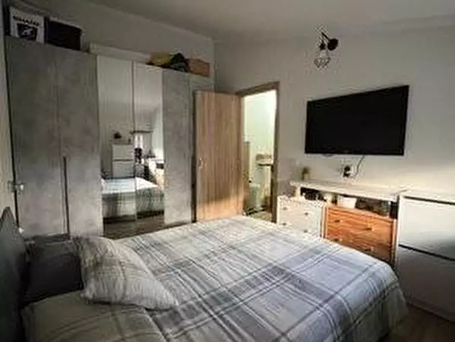 Immagine 7 di Porzione di casa in vendita  a Massa