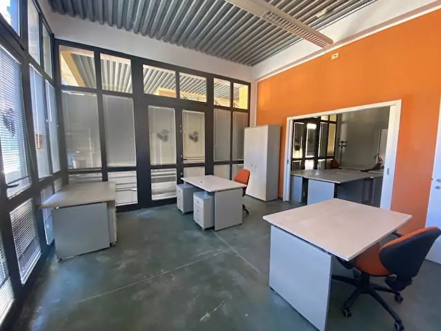 Immagine 7 di Ufficio in affitto  a Cascina