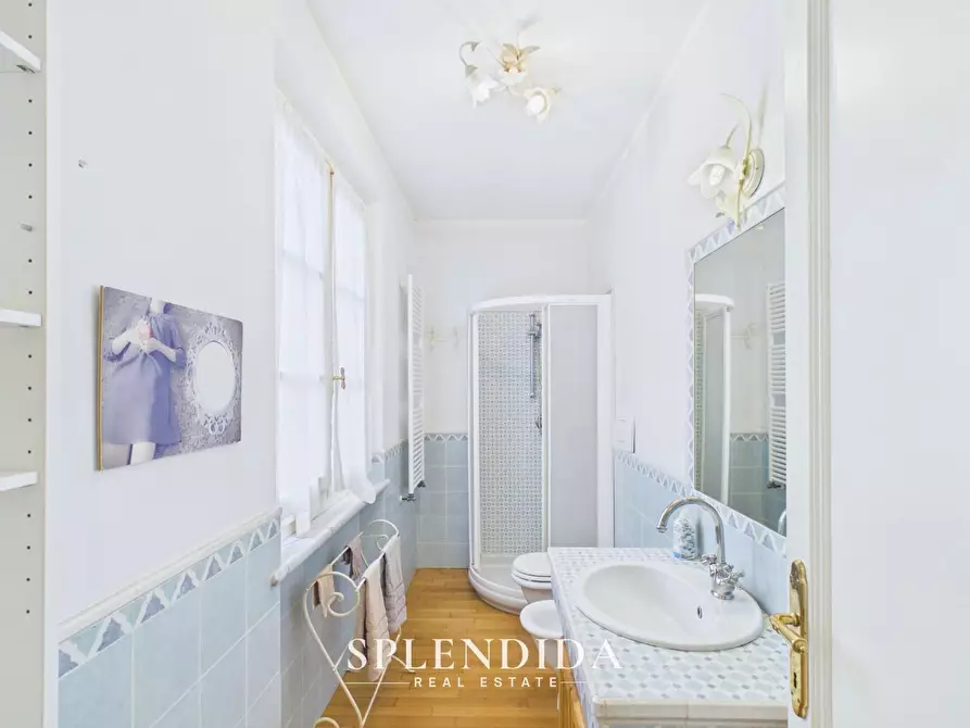 Immagine 22 di Villa in vendita  a Seravezza