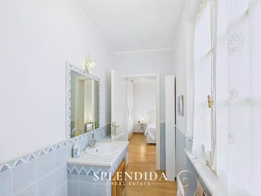 Immagine 23 di Villa in vendita  a Seravezza