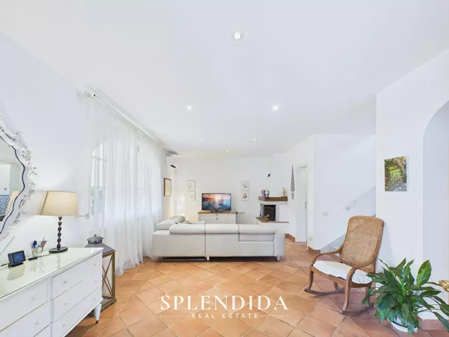 Immagine 7 di Villa in vendita  a Seravezza