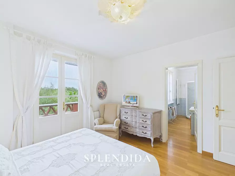 Immagine 24 di Villa in vendita  a Seravezza