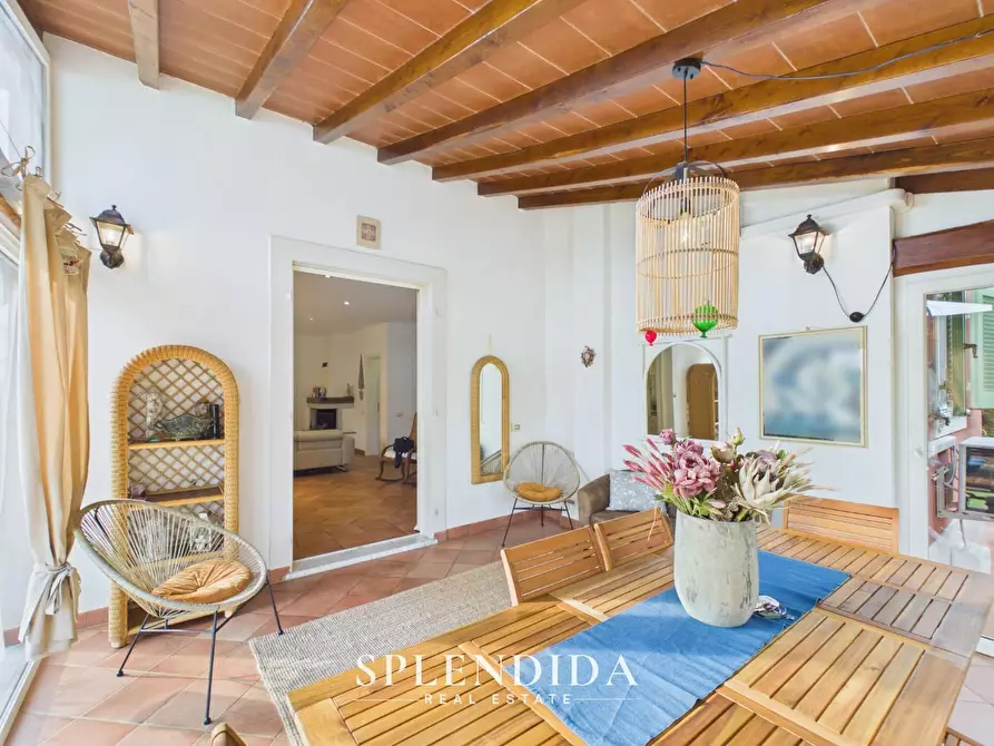Immagine 3 di Villa in vendita  a Seravezza