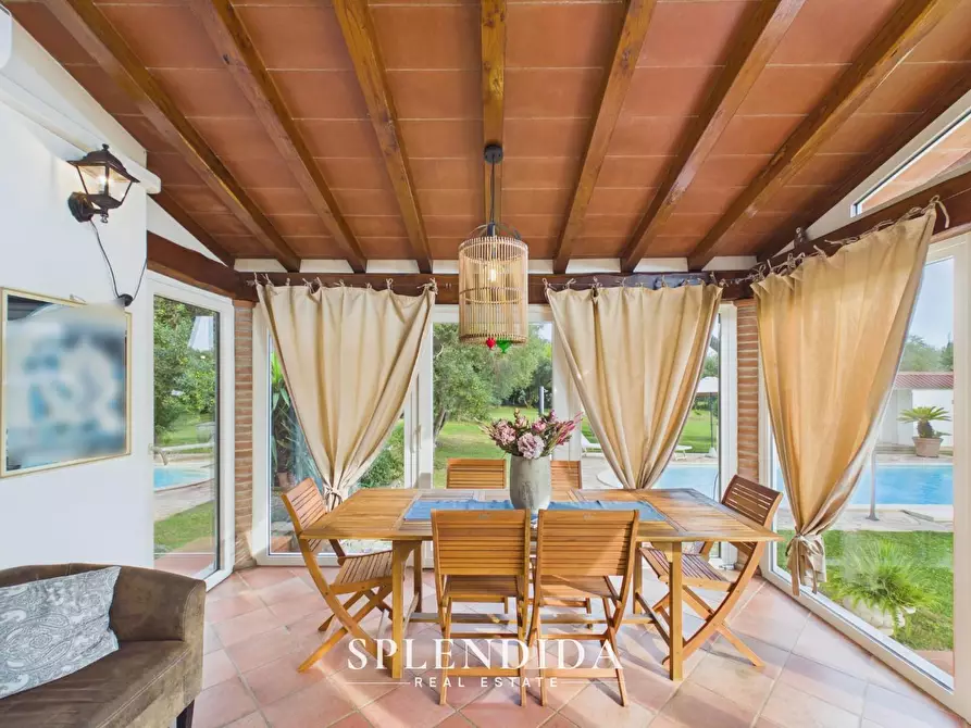 Immagine 2 di Villa in vendita  a Seravezza