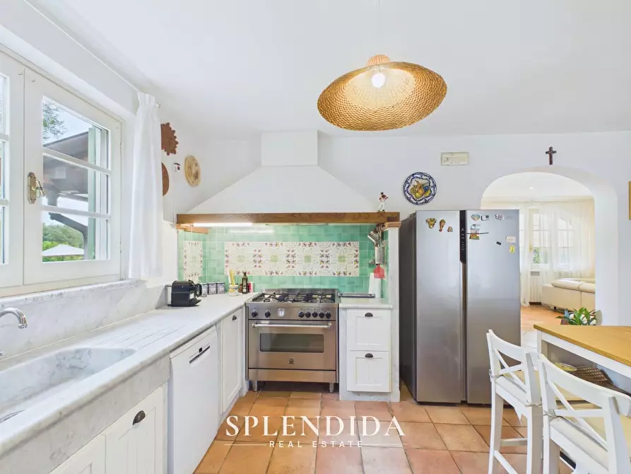 Immagine 11 di Villa in vendita  a Seravezza