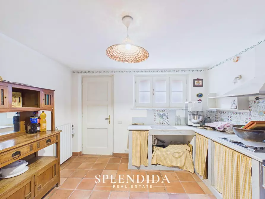 Immagine 34 di Villa in vendita  a Seravezza