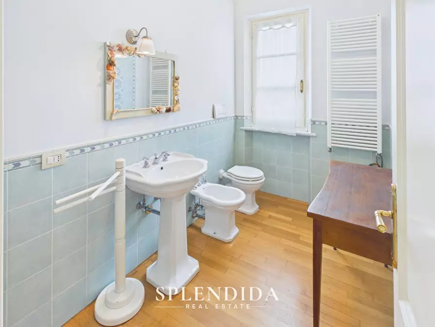Immagine 30 di Villa in vendita  a Seravezza