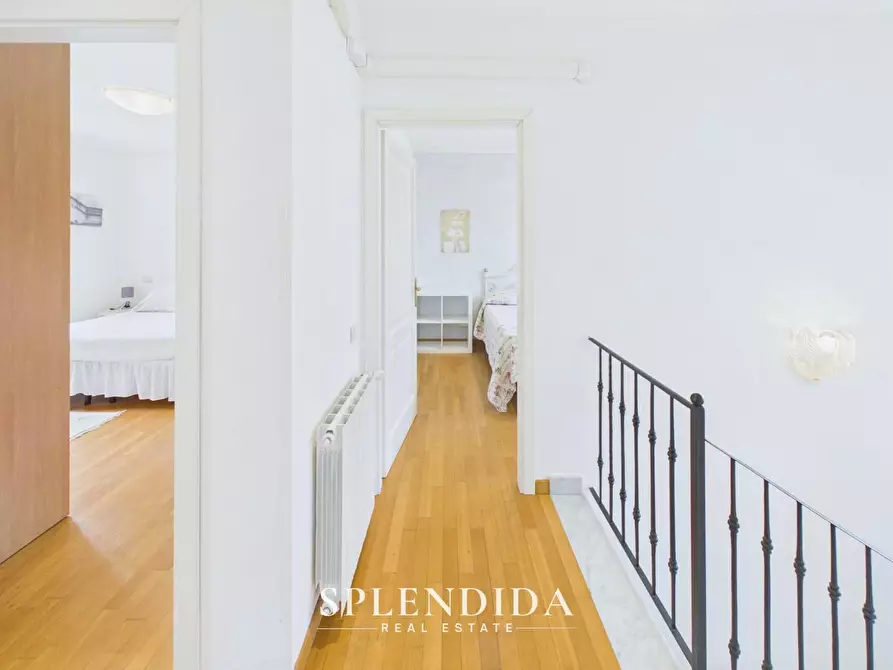 Immagine 17 di Villa in vendita  a Seravezza