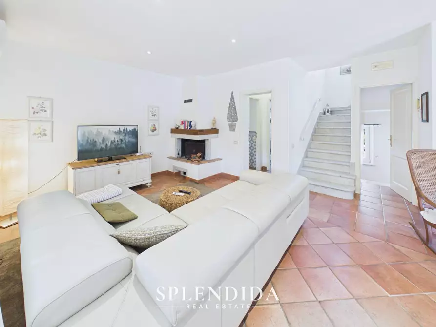 Immagine 8 di Villa in vendita  a Seravezza