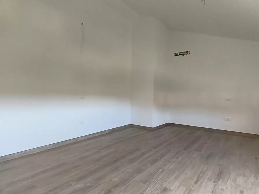 Immagine 18 di Appartamento in vendita  a Carrara
