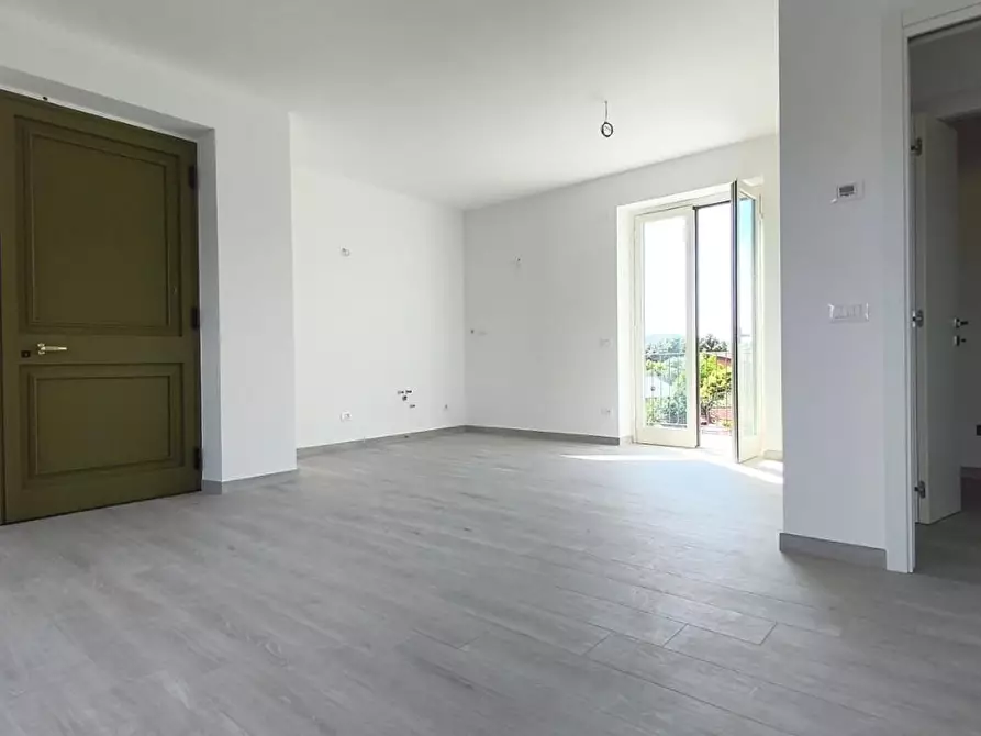 Immagine 9 di Appartamento in vendita  a Carrara