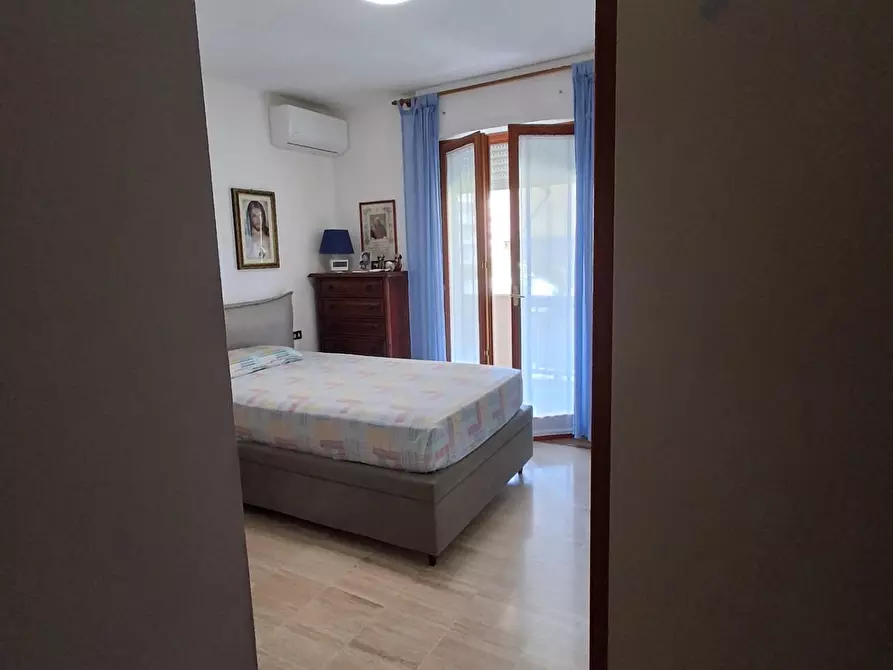 Immagine 12 di Appartamento in vendita  a Carrara