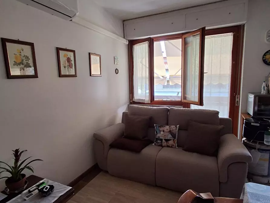 Immagine 2 di Appartamento in vendita  a Carrara