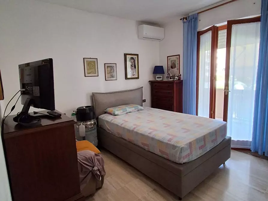 Immagine 4 di Appartamento in vendita  a Carrara