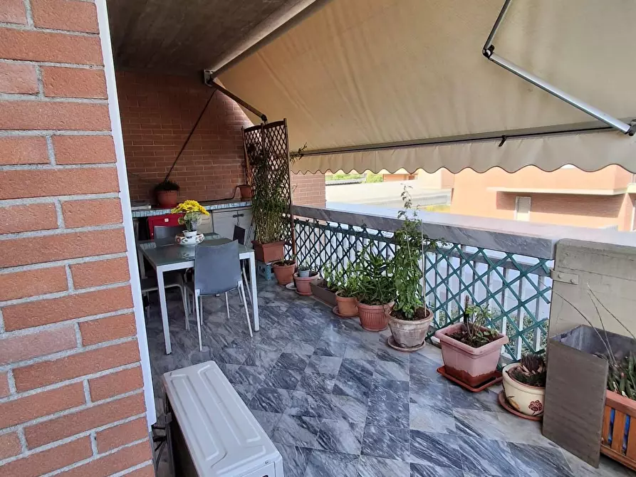 Immagine 10 di Appartamento in vendita  a Carrara