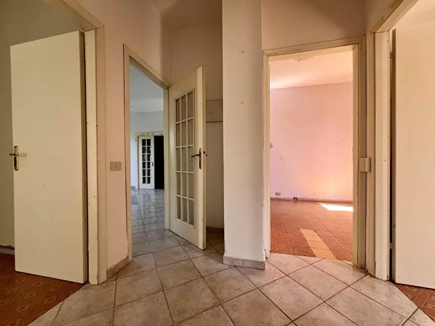 Immagine 10 di Appartamento in vendita  a Massa