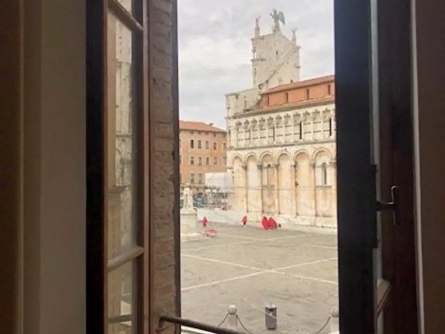 Immagine 4 di Appartamento in vendita  a Lucca