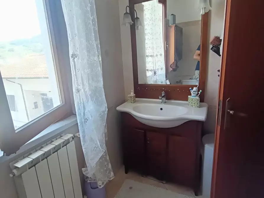 Immagine 17 di Casa semindipendente in vendita  a Ortonovo
