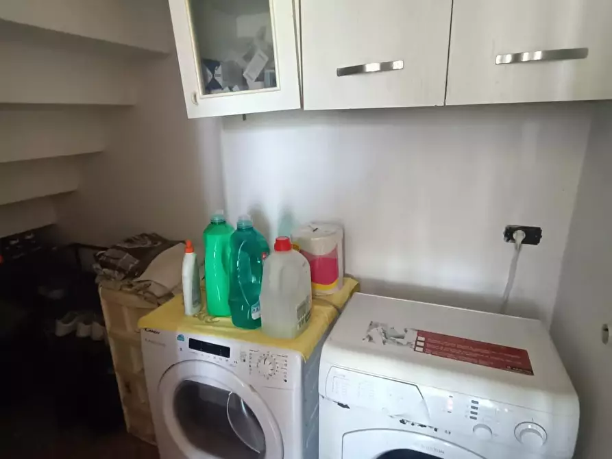 Immagine 9 di Casa semindipendente in vendita  a Ortonovo