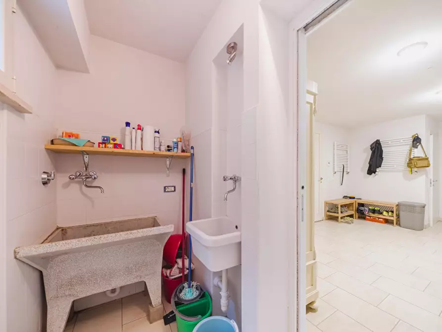 Immagine 41 di Villa in vendita  a Peccioli