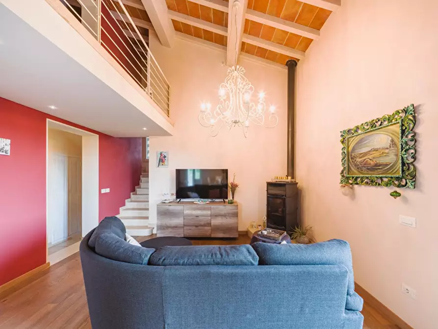 Immagine 7 di Villa in vendita  a Peccioli