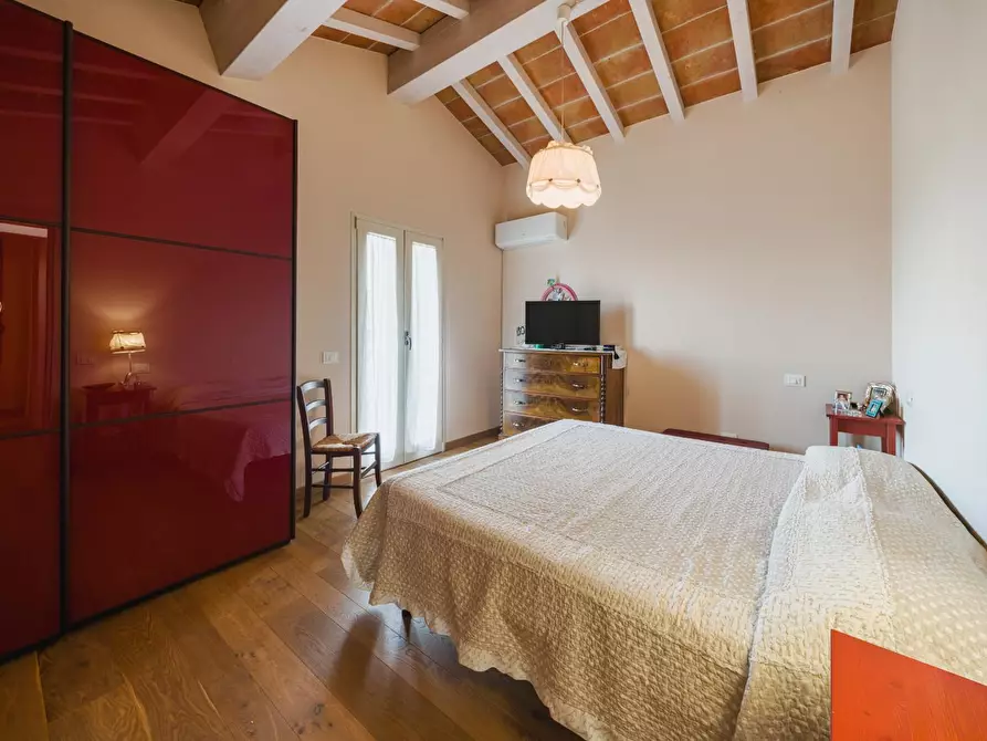 Immagine 17 di Villa in vendita  a Peccioli
