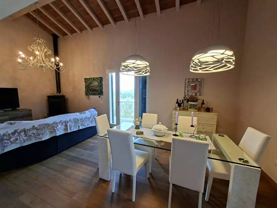 Immagine 1 di Villa in vendita  a Peccioli