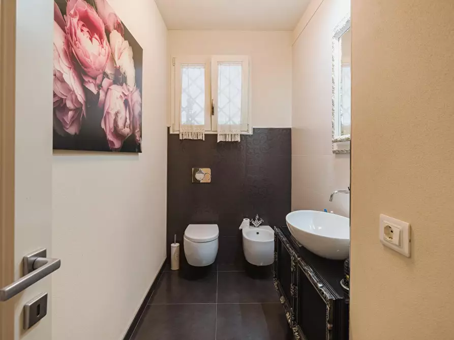 Immagine 22 di Villa in vendita  a Peccioli