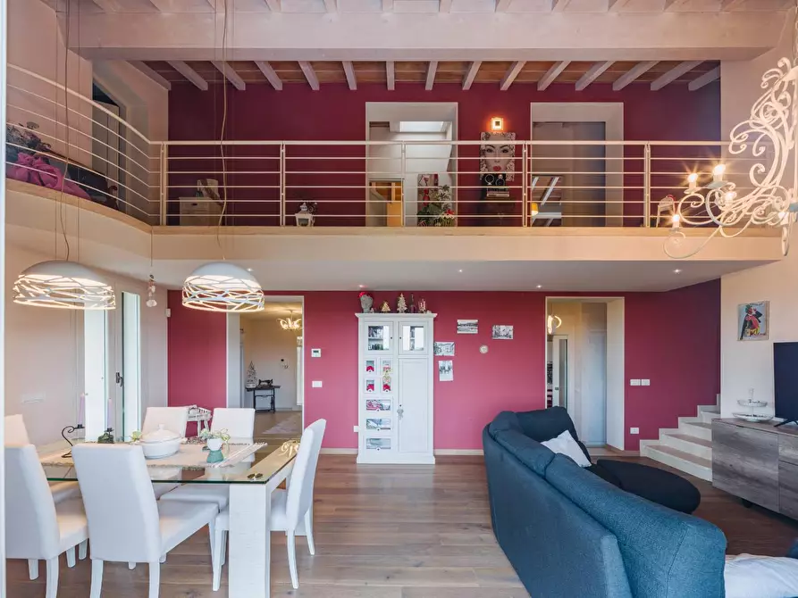 Immagine 2 di Villa in vendita  a Peccioli