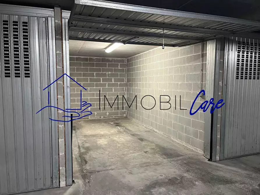 Immagine 6 di Garage in affitto  a Livorno