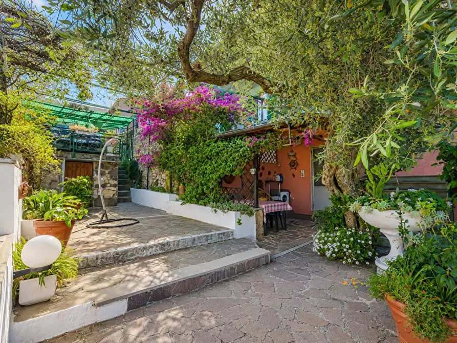 Immagine 19 di Casa semindipendente in vendita  a Portovenere