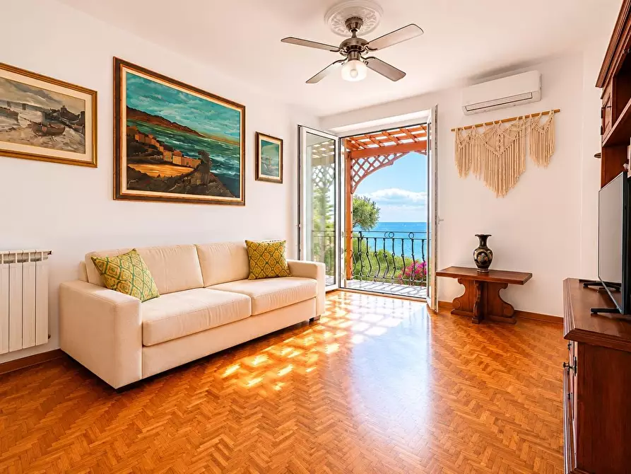 Immagine 5 di Casa semindipendente in vendita  a Portovenere